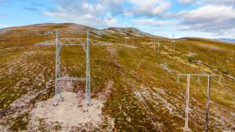 Illustrasjon av Statnett øker tariffer for stor industri – Hydro er kritisk