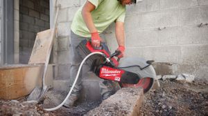 Ett batteri. Hele byggeplassen