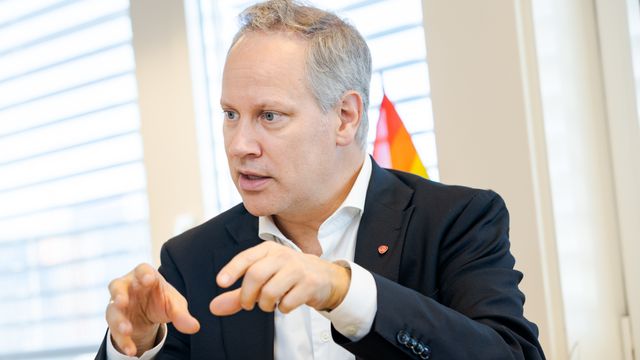 – Ikke riktig å starte nye store veiprosjekter nå