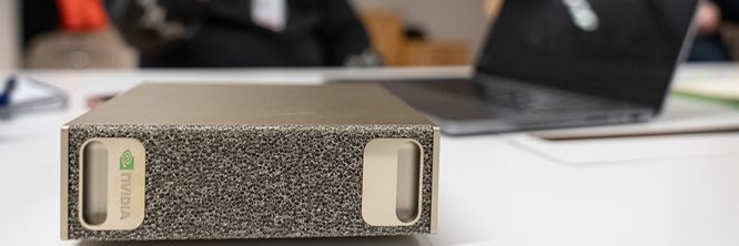 Illustrasjon av − Galskap å sette den under pulten