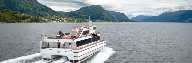 Illustrasjon av Få foten av hurtigbåtbremsen!