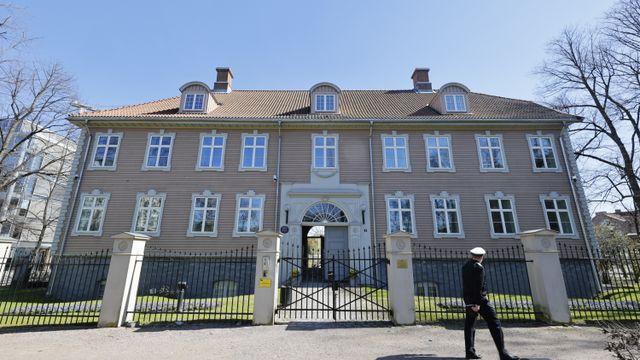 Tre forsvarstopper pågrepet 