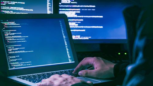 Illustrasjon av Russiske hackere bak bølge av angrep mot danske nettsider