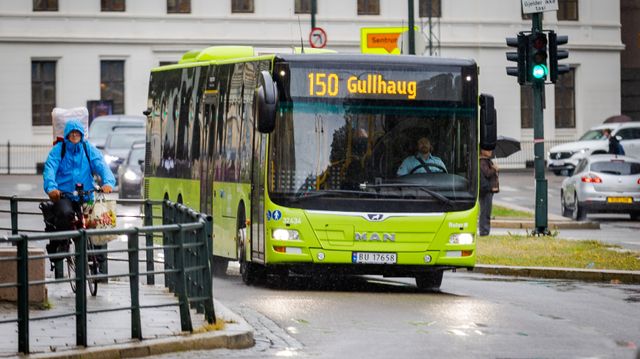 Unibuss krever å få konkurrere om bussrute de trakk seg fra
