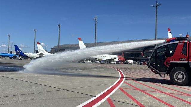 Asfalten smelter på Gardermoen