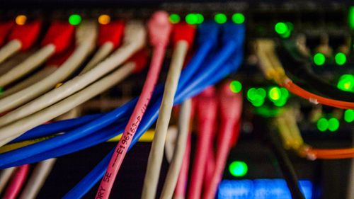 Illustrasjon av Fant manglende sikkerhetsoppdateringer og svak overvåkning