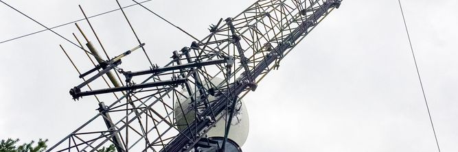 Illustrasjon av – En gjettelek å finne ut hvilke basestasjoner som skal strøm-prioriteres