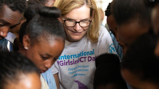 Mer enn 2,5 milliarder mennesker uten tilgang til internett