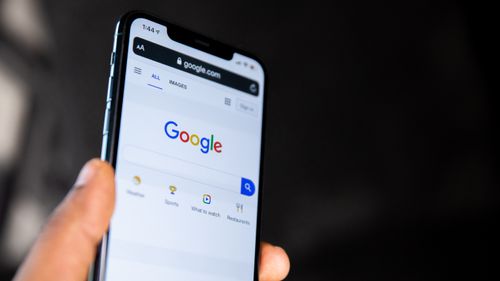 Illustrasjon av Kritikk av Googles KI-svar: Flere er KI som siterer KI som siterer KI