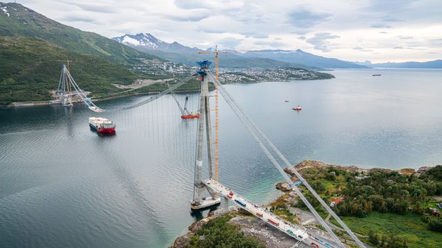 Milliardsprekk, forsinkelser og byggefeil: Dette gikk galt med Hålogalandsbrua
