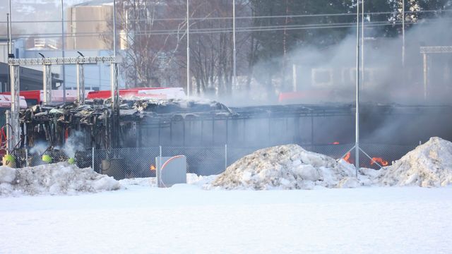To faktorer førte til brannen som ødela ti gassbusser tidligere i år