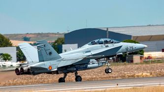 Illustrasjon av Spansk F-18 skjøt ned drone i Romanias luftrom