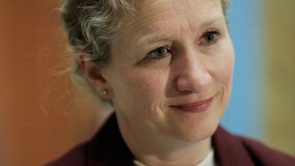 Illustrasjon av Ap inviterer SV, Sp, Rødt og MDG til møte om drivstoffsituasjonen