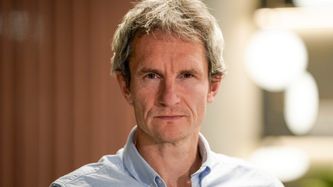 Illustrasjon av Anmelder Nordic Mining  for dumpingen av gruveavfall i Førdefjorden