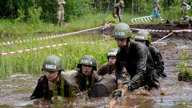 Opp av gjørma kommer morgendagens forsvarsledelse