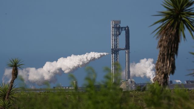 Hydraulikk-problemer stanset SpaceX-oppskyting