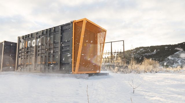 Skal bygge batteriparker for å støtte strømnettet