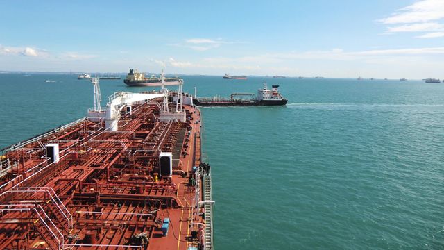 Oljetanker fikk motorstopp tre ganger rett over kabler i Østersjøen