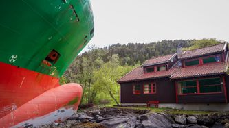 Illustrasjon av Personen som styrte skipet skal ha sovnet
