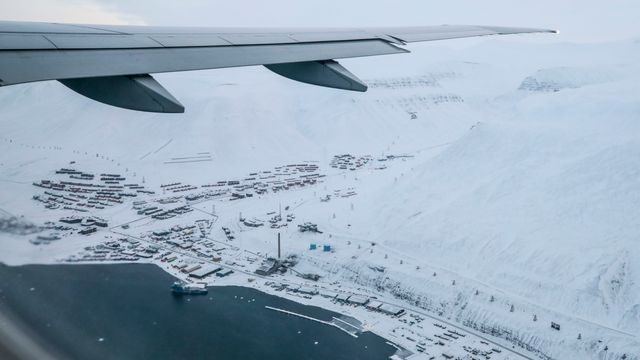 Årsaken til elektroniske forstyrrelser i Svalbard-luftrommet er fortsatt ukjent