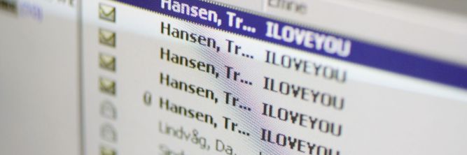 Illustrasjon av Aldri før hadde verden sett maken – nå er dataormen 25 år