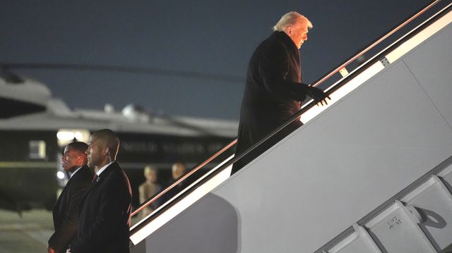 Trumps fly måtte snu på grunn av teknisk feil
