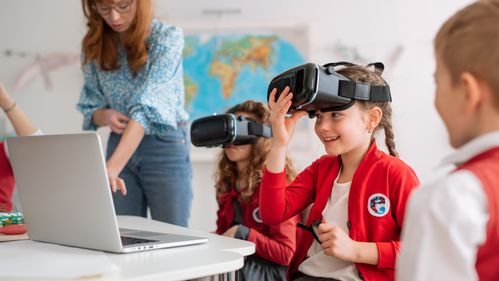 Illustrasjon av Forsker på VR i undervisning: – Et kraftfullt verktøy