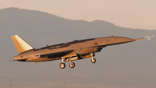 Her flyr Andurils «wingman»-drone for første gang