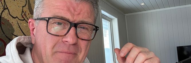 Illustrasjon av Algoritmene er like skadelige for 16-åringen som for 13-åringen