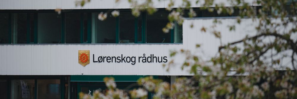 Illustrasjon av Lørenskog-ansatte har fått e-posten tilbake
