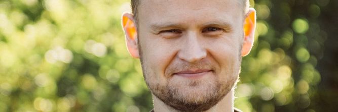 Illustrasjon av Spam-eksplosjon i Onedrive: Politiker føler seg maktesløs