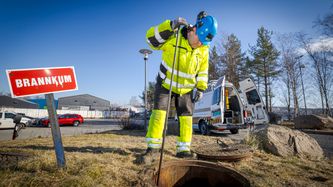 Illustrasjon av Må barna våre kjøpe flaskevann?