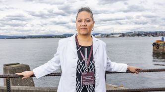Illustrasjon av El Salvadors KI-satsing: – Når man tar risiko, kan man også oppnå store gevinster