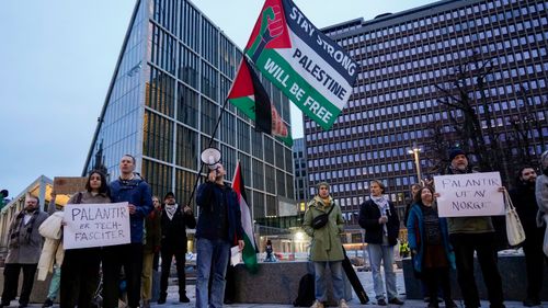 Illustrasjon av Protester mot regjeringens Palantir-samarbeid