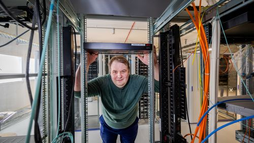 Illustrasjon av Nå investerer han 60 millioner i datasenter 