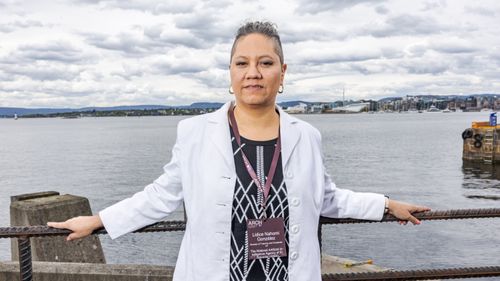 Illustrasjon av El Salvadors KI-satsing: – Når man tar risiko, kan man også oppnå store gevinster