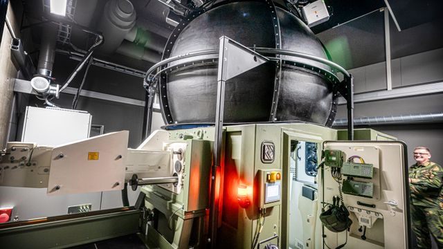 – Hvert skudd i simulatoren sparer oss for masse penger