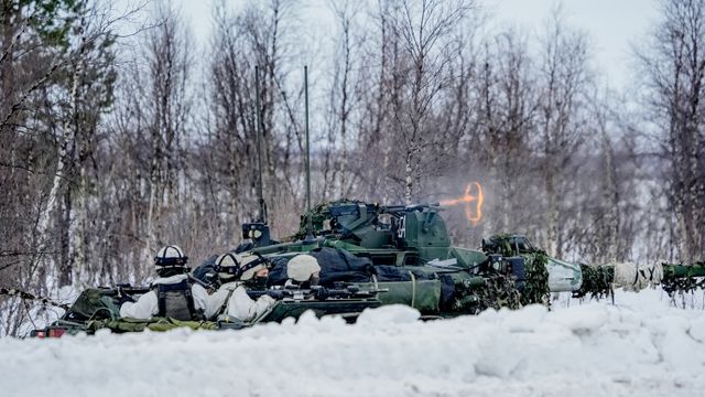 Forsvarstopp vil øve nærmere Russland