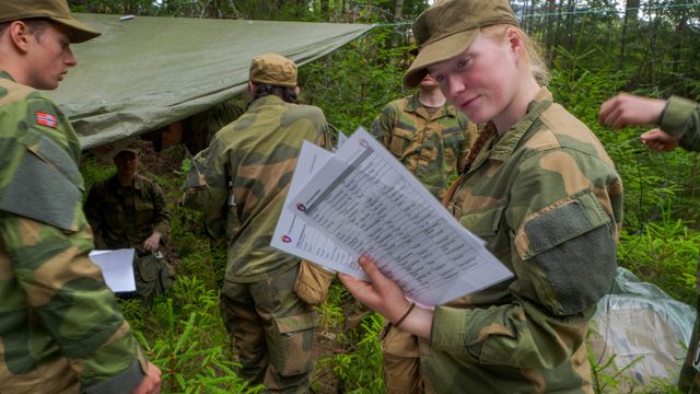 Synne (21) vil bli cyberingeniør i Forsvaret