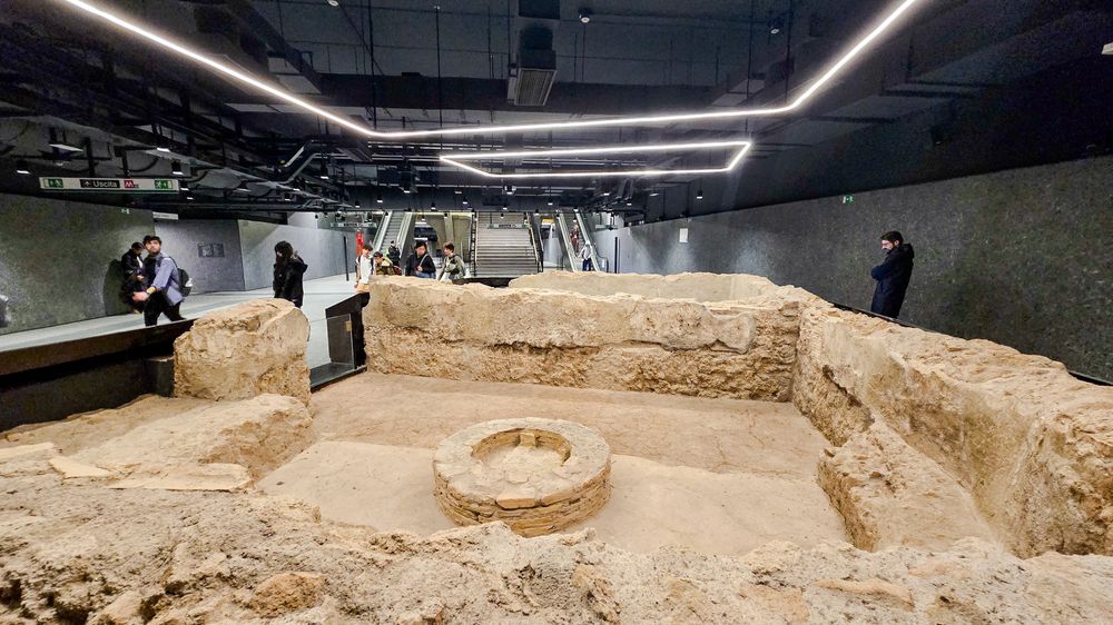 Illustrasjon av Bygger T-bane med arkeologiske skatter i hvert jordlag