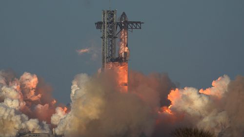 Illustrasjon av SpaceX-rakett får tillatelse til å skytes opp
