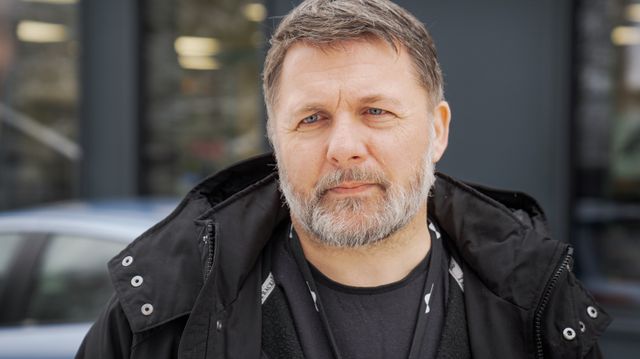 Gründer med inntektsbyks etter luselasersalg: – Vil bruke pengene til å bygge industri