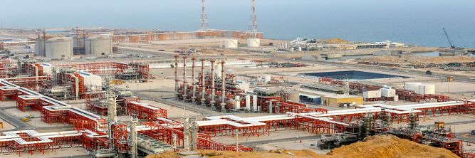 Illustrasjon av Trump truer med å sprenge South Pars-gassfeltet i lufta