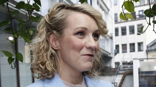 Digitaliseringsministeren skal møte Facebook-eier Meta