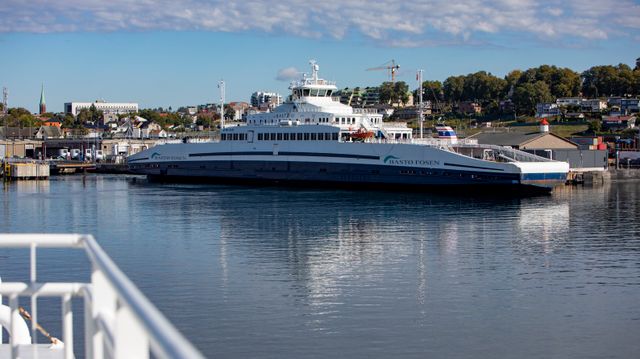 Full strid om strøm til Bastøferga