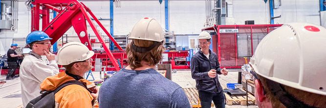 Illustrasjon av Her krasjer de nye rekkverk for å teste hvor mye gamle broer tåler