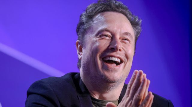 Musk tar opp kampen mot OpenAI – med to nye KI-superklynger