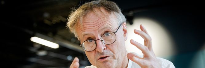 Illustrasjon av Nettpioner er glad for Lovdata-frislipp. Men kampen er ikke over.