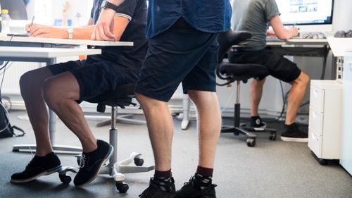 – Det blir feil om ansatte skal nektes å gå med shorts