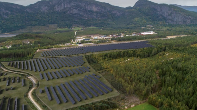 Nytt solkraftverk får tillatelse, tross protester